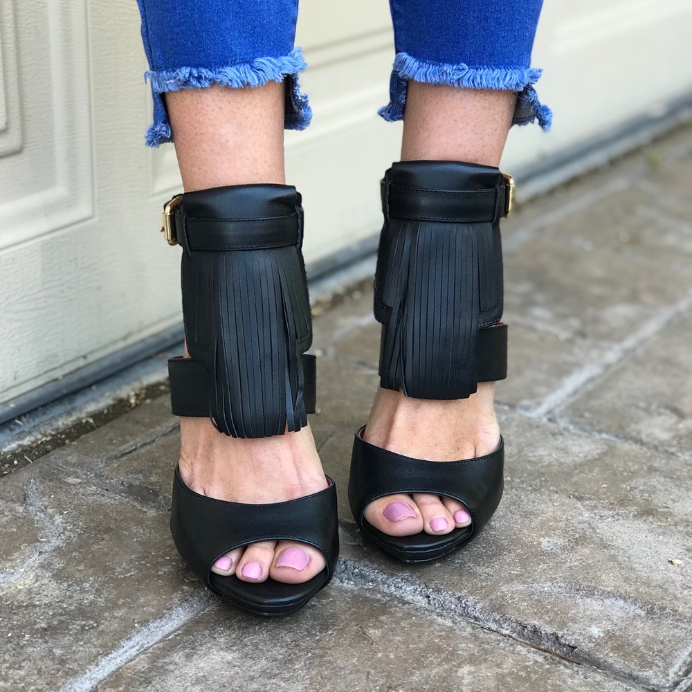 NIB Black Smooth Leather Boho Chic Tassel Heels - Picture 3 of 8